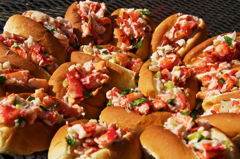 Lobster Rolls: 5 Simple Steps to Craft the Best Homemade Lobster Rolls